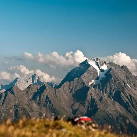 In Stubai With Balcony And * نيوستيف ام ستوبيتا