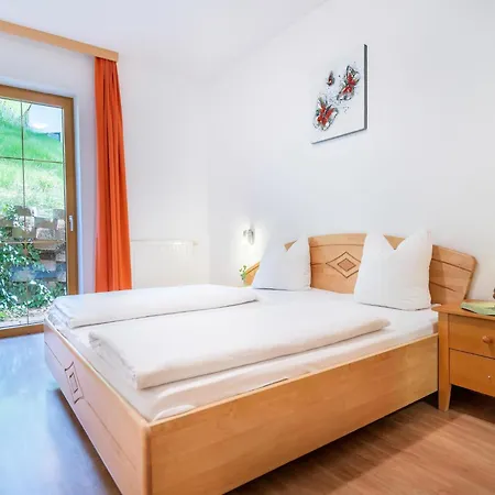 In Stubai With Balcony And Apartman Neustift im Stubaital