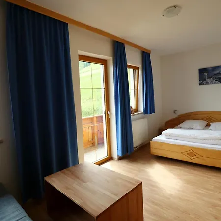 In Stubai With Balcony And Apartman *